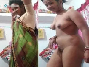 Bhabhi Saree Striptease – Desi MMS, 3 min