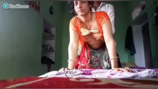 Desi Aunty Doggystyle with Milkman – Desi MMS, 2 min