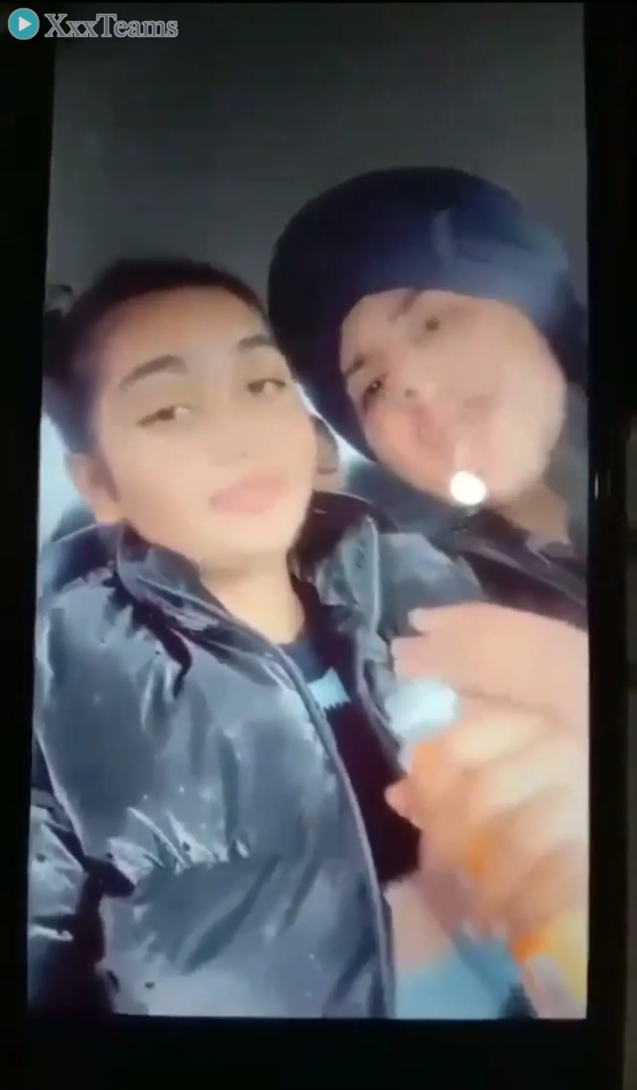 Punjabi Girlfriend Blowjob in Car – scene 3