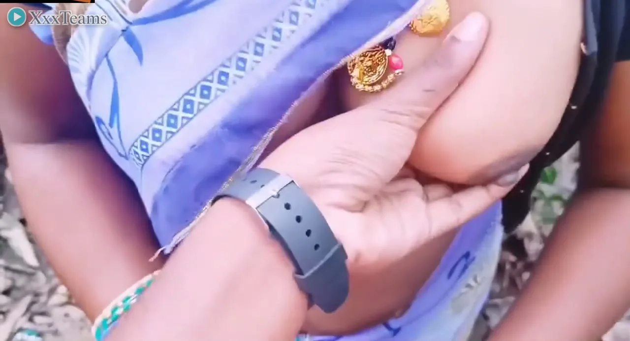 Telugu Aunty Blowjob in Car – scene 3