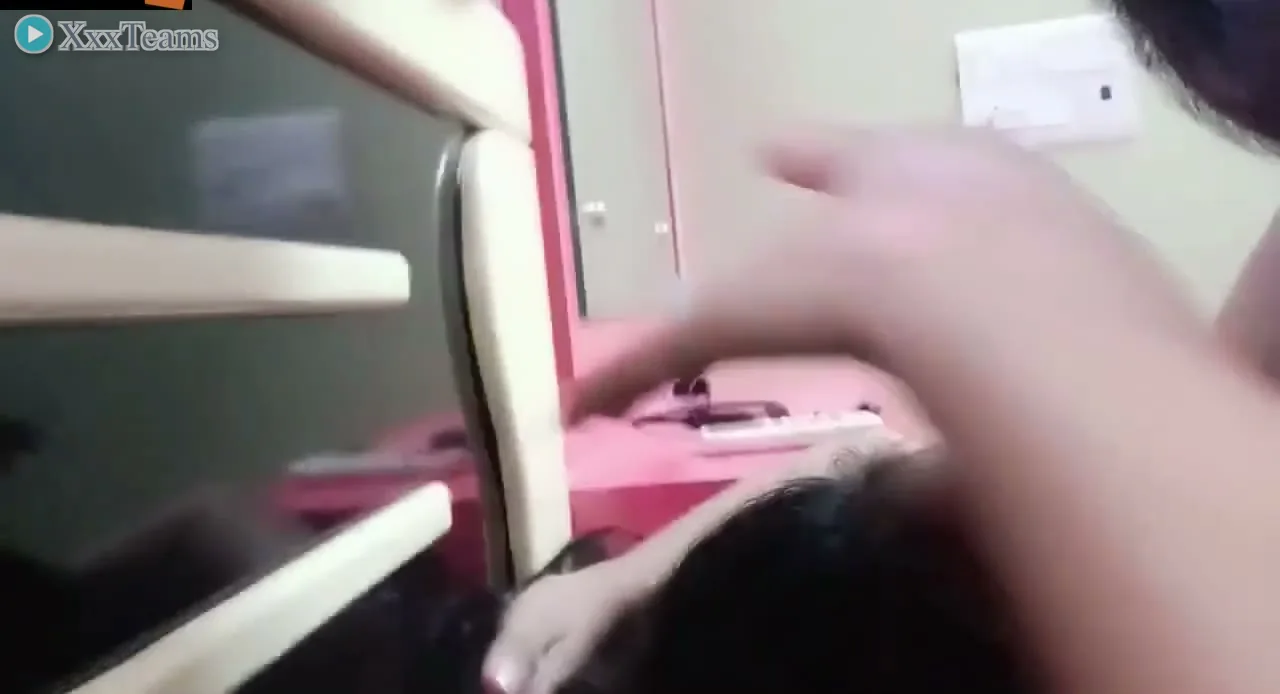 Tamil Girlfriend Blowjob – scene 4