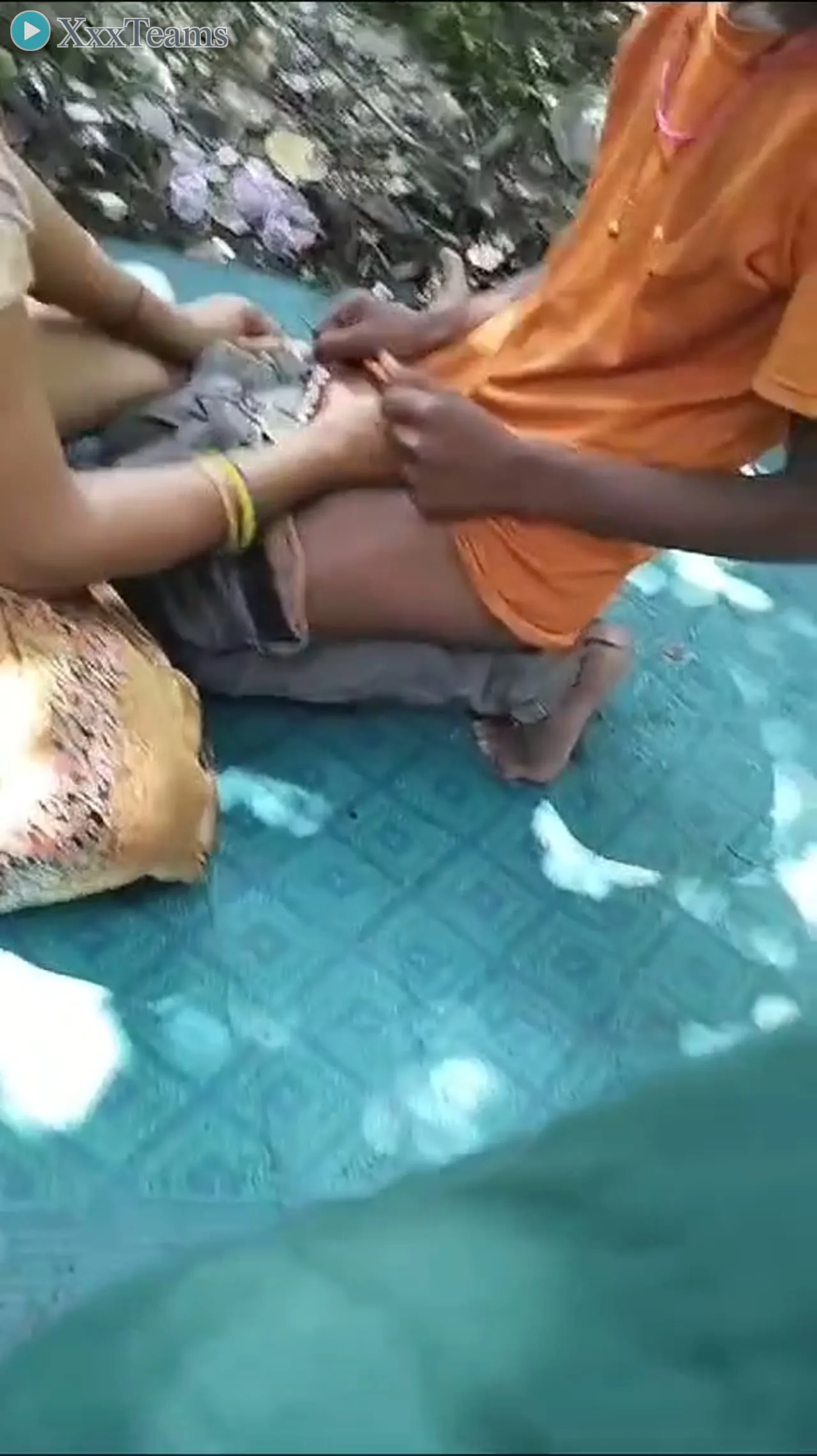 Village Aunty Outdoor Hardcore – scene 1